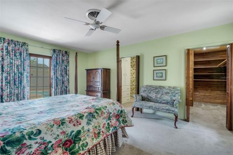 House in Lakeland, Florida 5 bedrooms, 308.99 sq.m. № 2098176 - photo 20