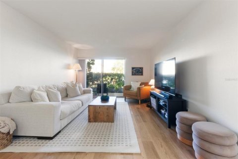 Condo in Tampa, Florida, 2 bedrooms  № 1724493 - photo 12
