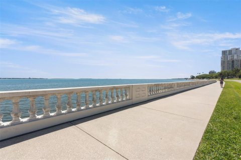 Condo in Tampa, Florida, 2 bedrooms  № 1724493 - photo 4