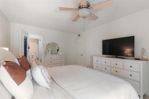 Condo in Tampa, Florida, 2 bedrooms  № 1724493 - photo 15