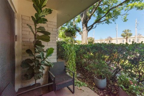 Condo in Tampa, Florida, 2 bedrooms  № 1724493 - photo 21
