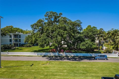 Condo in Tampa, Florida, 2 bedrooms  № 1724493 - photo 29