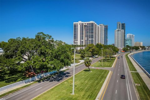 Condo in Tampa, Florida, 2 bedrooms  № 1724493 - photo 30