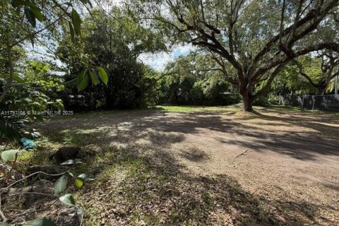 Terreno en venta en Miami, Florida № 1738212 - foto 3