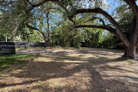 Terreno en venta en Miami, Florida № 1738212 - foto 4
