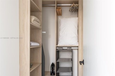 Condominio en venta en Miami, Florida, 1 dormitorio, 43.94 m2 № 2052002 - foto 6