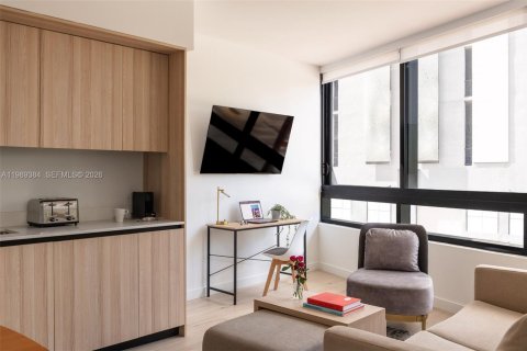Condominio en venta en Miami, Florida, 1 dormitorio, 43.94 m2 № 2052002 - foto 2