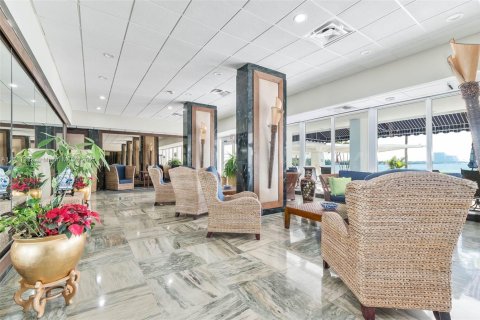 Condominio en venta en Sunny Isles Beach, Florida, 1 dormitorio, 70.79 m2 № 1940481 - foto 9