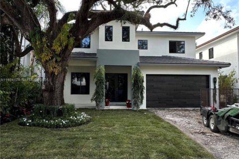 House in Miami, Florida 4 bedrooms, 342.62 sq.m. № 1992967 - photo 1
