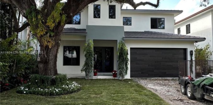 House in Miami, Florida 4 bedrooms, 342.62 sq.m. № 1992967