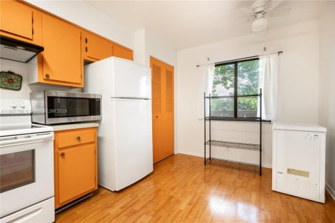 Купить кондоминиум в Помпано-Бич, Флорида 2 спальни, 113.53м2, № 1980222 - фото 5