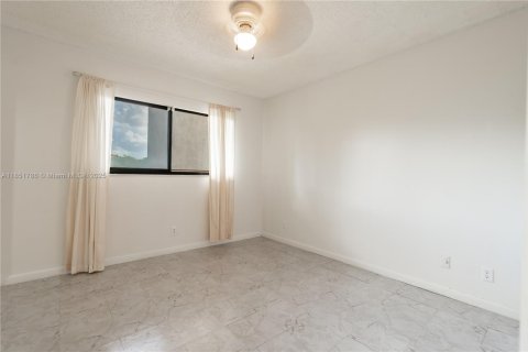 Купить кондоминиум в Помпано-Бич, Флорида 2 спальни, 113.53м2, № 1980222 - фото 15