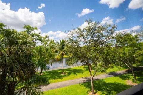 Купить кондоминиум в Помпано-Бич, Флорида 2 спальни, 113.53м2, № 1980222 - фото 21