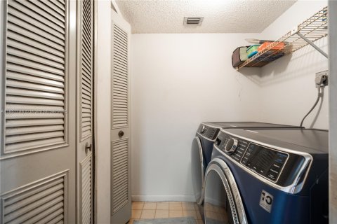 Купить кондоминиум в Помпано-Бич, Флорида 2 спальни, 113.53м2, № 1980222 - фото 19