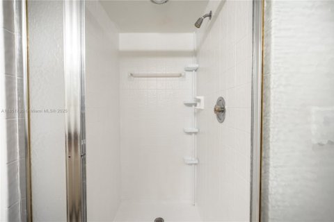 Купить кондоминиум в Помпано-Бич, Флорида 2 спальни, 113.53м2, № 1980222 - фото 18