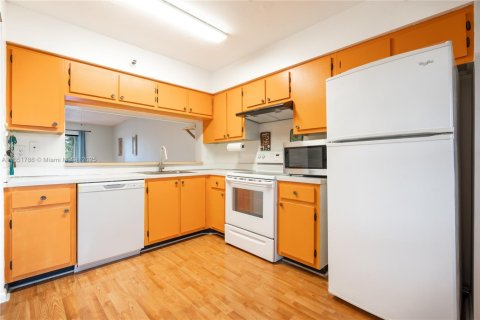 Купить кондоминиум в Помпано-Бич, Флорида 2 спальни, 113.53м2, № 1980222 - фото 7