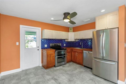 Casa en alquiler en Gulfport, Florida, 2 dormitorios, 71.35 m2 № 1905743 - foto 4
