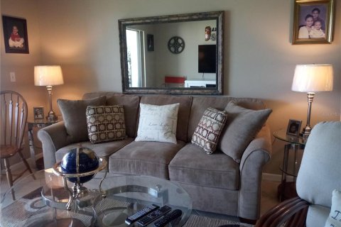 Condo in Orlando, Florida, 2 bedrooms  № 1888566 - photo 12