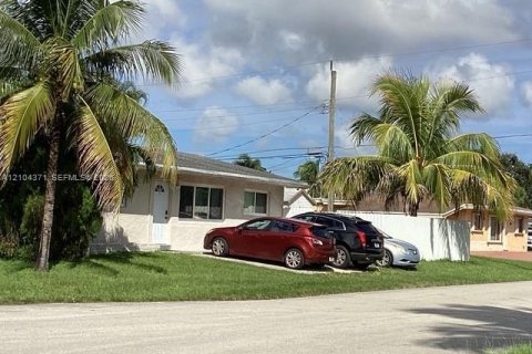 Casa en Hollywood, Florida 3 dormitorios, 125.23 m2 № 2411320