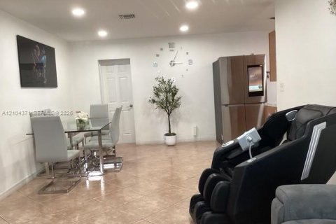 Casa en venta en Hollywood, Florida, 3 dormitorios, 125.23 m2 № 2411320 - foto 8