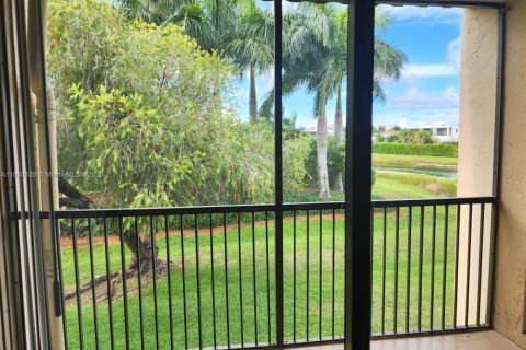 Condo in Weston, Florida, 2 bedrooms  № 1806036 - photo 15