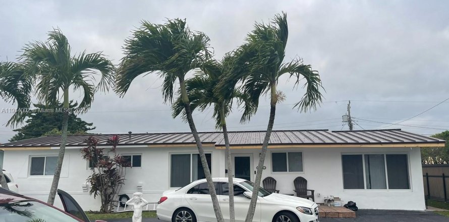 Casa en Miami, Florida 4 dormitorios, 186.27 m2 № 1969034