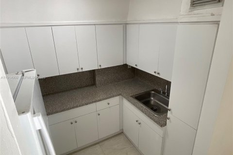 Villa ou maison à vendre à Miami, Floride: 4 chambres, 186.27 m2 № 1969034 - photo 28