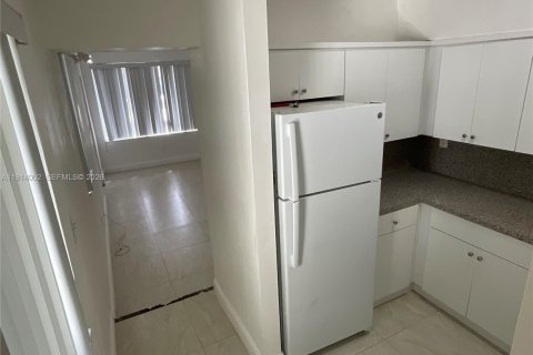 Villa ou maison à vendre à Miami, Floride: 4 chambres, 186.27 m2 № 1969034 - photo 29