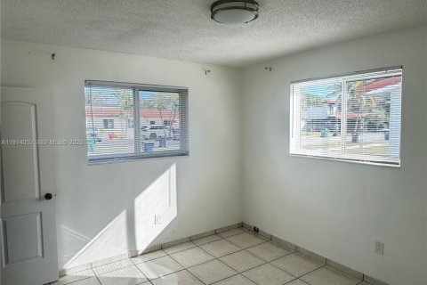 Villa ou maison à vendre à Miami, Floride: 4 chambres, 186.27 m2 № 1969034 - photo 19