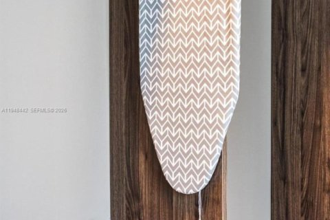 Снять в аренду кондоминиум в Майами, Флорида 2 спальни, 84.26м2, № 2004646 - фото 4