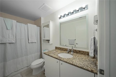 Купить кондоминиум в Майами, Флорида 1 спальня, 62.24м2, № 1704867 - фото 8