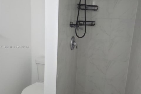 Apartment in Hialeah, Florida 2 bedrooms, 89.19 sq.m. № 2008869 - photo 14