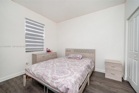 Adosado en venta en Miami, Florida, 4 dormitorios, 169.08 m2 № 1994706 - foto 22