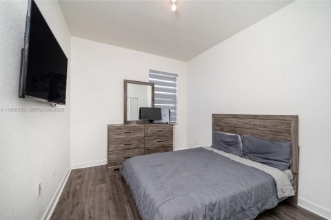 Adosado en venta en Miami, Florida, 4 dormitorios, 169.08 m2 № 1994706 - foto 13