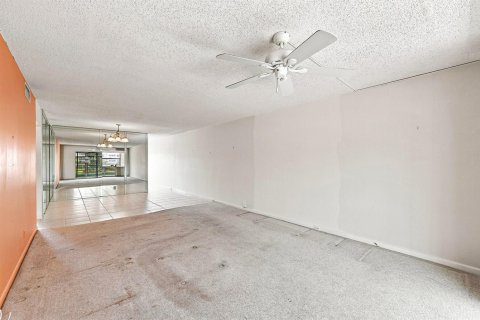 Condominio en venta en Coconut Creek, Florida, 2 dormitorios, 107.4 m2 № 2259898 - foto 17
