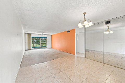 Condominio en venta en Coconut Creek, Florida, 2 dormitorios, 107.4 m2 № 2259898 - foto 3