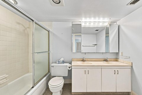 Condominio en venta en Coconut Creek, Florida, 2 dormitorios, 107.4 m2 № 2259898 - foto 5
