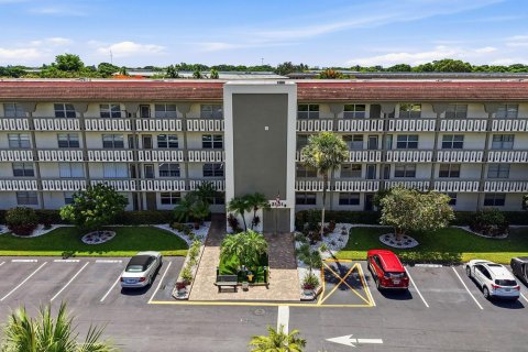 Condominio en venta en Coconut Creek, Florida, 2 dormitorios, 107.4 m2 № 2259898 - foto 30