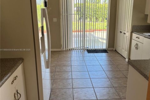 House in Homestead, Florida 3 bedrooms, 149.57 sq.m. № 1897664 - photo 9