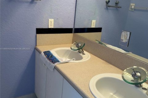 House in Homestead, Florida 3 bedrooms, 149.57 sq.m. № 1897664 - photo 6