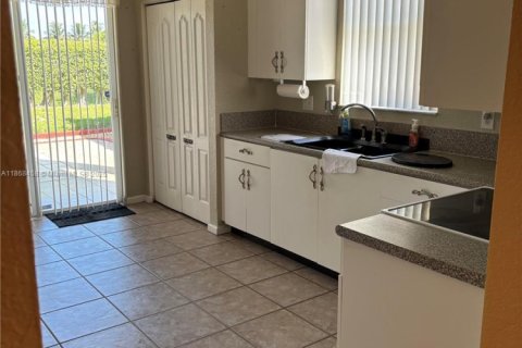 House in Homestead, Florida 3 bedrooms, 149.57 sq.m. № 1897664 - photo 8