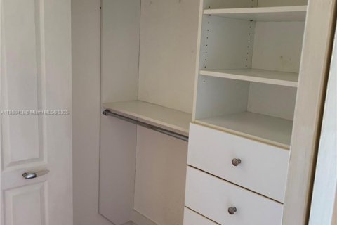 House in Homestead, Florida 3 bedrooms, 149.57 sq.m. № 1897664 - photo 15