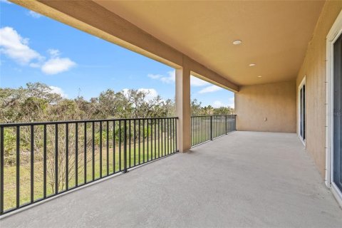 House in Apollo Beach, Florida 5 bedrooms, 397.44 sq.m. № 1542863 - photo 27