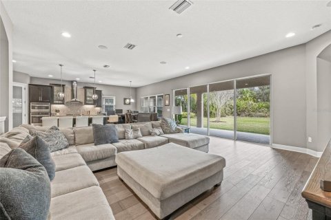 House in Apollo Beach, Florida 5 bedrooms, 397.44 sq.m. № 1542863 - photo 15