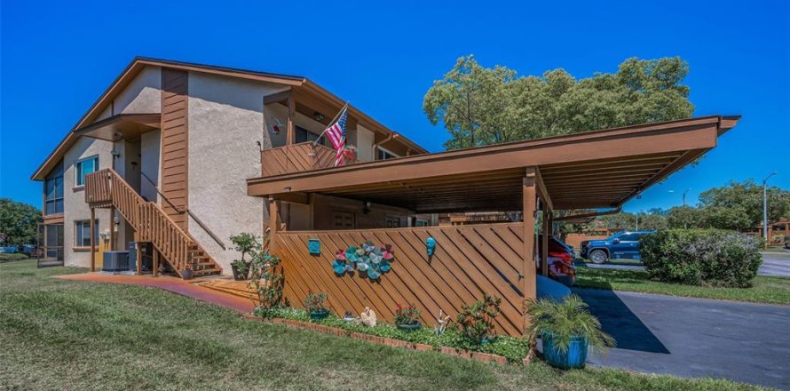 Condominio en New Port Richey, Florida, 2 dormitorios  № 1644736