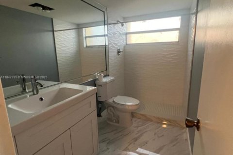 Copropriété à vendre à Hallandale Beach, Floride: 2 chambres, 116.96 m2 № 1880159 - photo 25