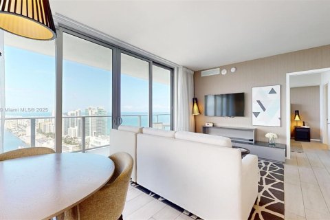 Condo à Hollywood, Floride, 2 chambres  № 1939578