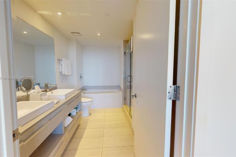 Copropriété à vendre à Hollywood, Floride: 2 chambres, 99.87 m2 № 1939578 - photo 21