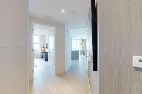 Copropriété à vendre à Hollywood, Floride: 2 chambres, 99.87 m2 № 1939578 - photo 12