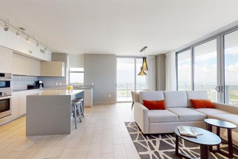 Copropriété à vendre à Hollywood, Floride: 2 chambres, 99.87 m2 № 1939578 - photo 6